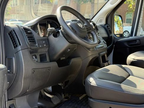 Used 2025 RAM ProMaster 2500 w/ Convenience Group FWD image 17