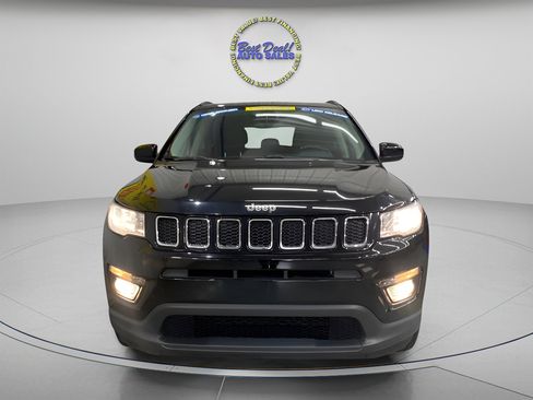 Used 2019 Jeep Compass Latitude w/ Cold Weather Group image 8