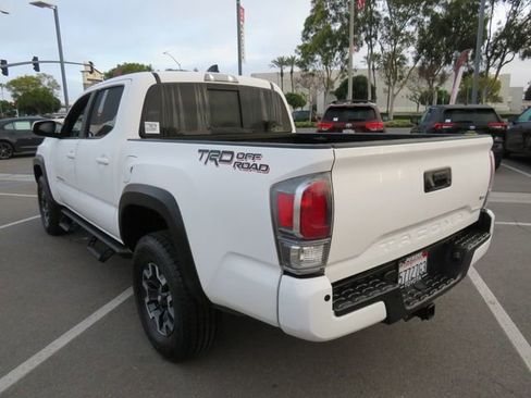 Certified 2021 Toyota Tacoma TRD Off-Road w/ Technology Package image 9