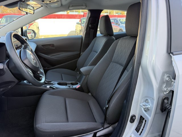 Used 2025 Toyota Corolla LE FWD image 24