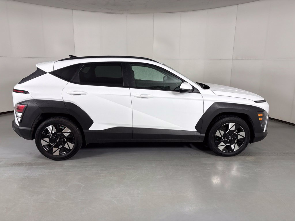 Used 2025 Hyundai Kona SEL FWD image 9