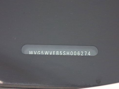 Used 2025 Volkswagen ID. Buzz 1st Edition image 17