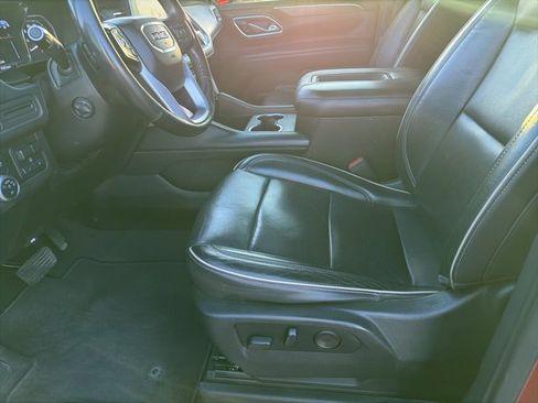 Used 2021 GMC Yukon SLT w/ SLT Luxury Plus Package image 12