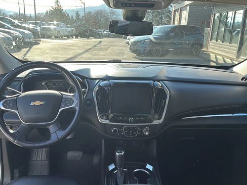 Used 2018 Chevrolet Traverse LT image 7