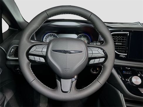 New 2026 Chrysler Pacifica Limited w/ S Appearance Package image 22