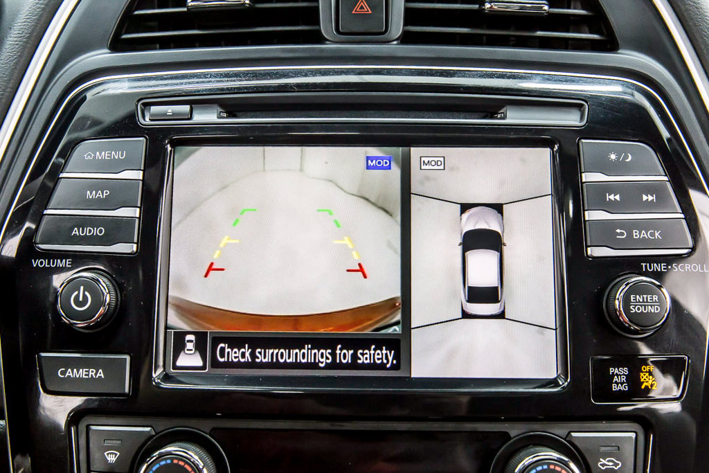 Used 2021 Nissan Maxima SR w/ Sport Mat Group FWD image 15