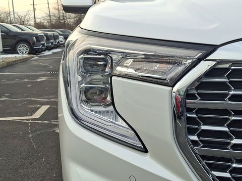 Used 2022 GMC Terrain Denali image 9