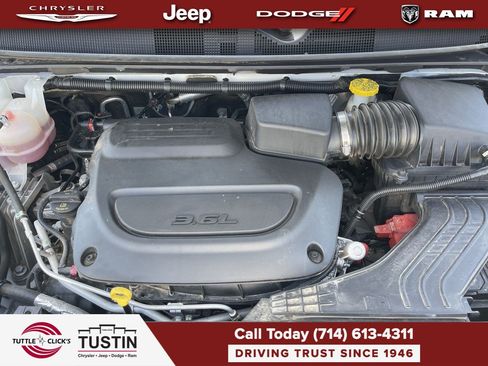 Used 2023 Chrysler Pacifica Limited FWD image 38