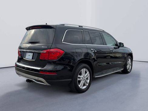 Used 2014 Mercedes-Benz GL 450 4MATIC image 3