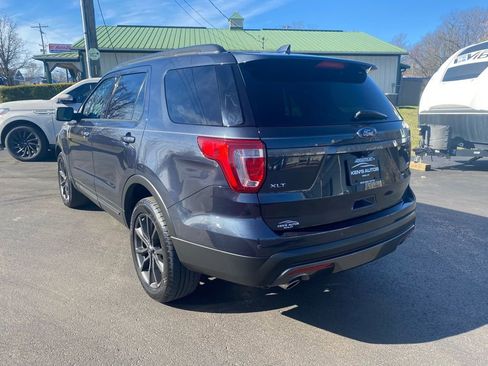 Used 2017 Ford Explorer XLT w/ Equipment Group 202A image 7