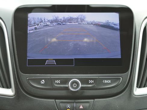Used 2022 Chevrolet Malibu LT FWD image 24