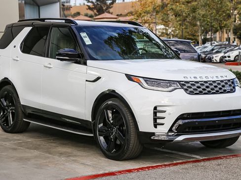 New 2026 Land Rover Discovery Limited Edition image 3