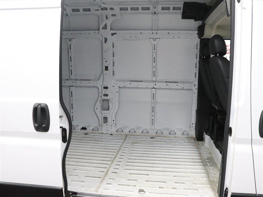 Used 2025 RAM ProMaster 2500 w/ Convenience Group FWD image 19