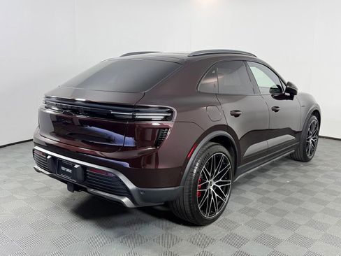 Certified 2025 Porsche Macan Turbo Electric AWD/4WD image 7