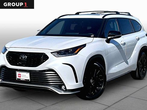 Certified 2024 Toyota Highlander XSE AWD/4WD image 1