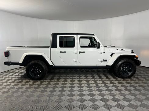 Used 2023 Jeep Gladiator Sport AWD/4WD image 5