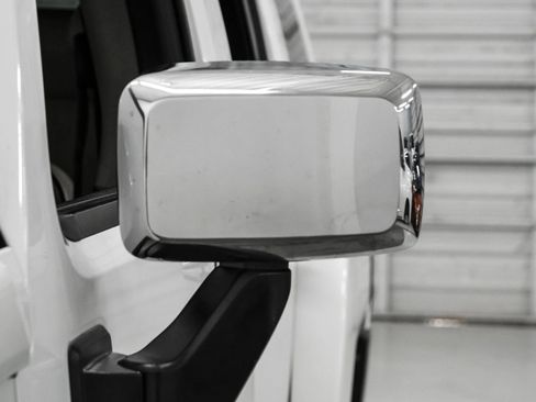 Used 2010 HUMMER H3 Luxury w/ Appearance Package image 38