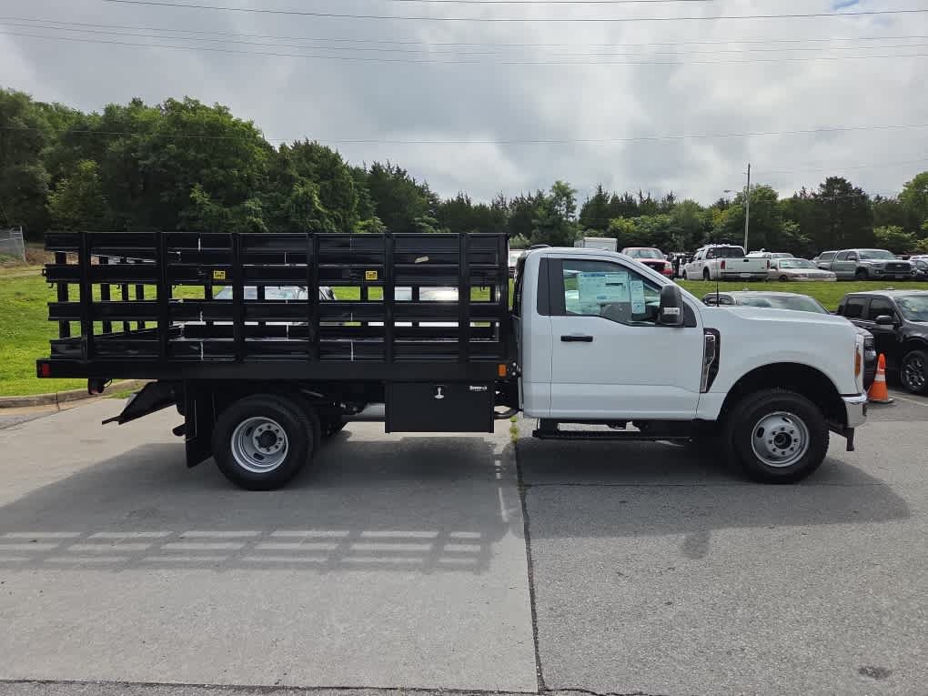 New 2025 Ford F350 XL w/ XL Chrome Package AWD/4WD image 2