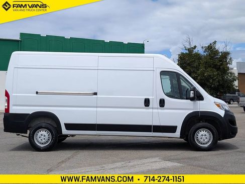 Used 2026 RAM ProMaster 2500 w/ Convenience Group FWD image 8