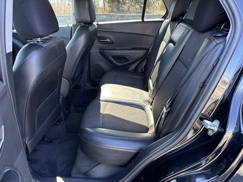 Used 2020 Chevrolet Trax LT w/ Driver Confidence Package image 28