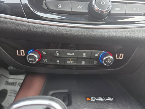 Used 2018 Buick Enclave Avenir AWD/4WD image 31