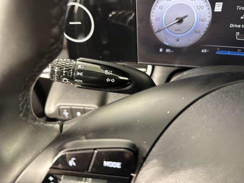 Used 2025 Hyundai Elantra SEL FWD image 15