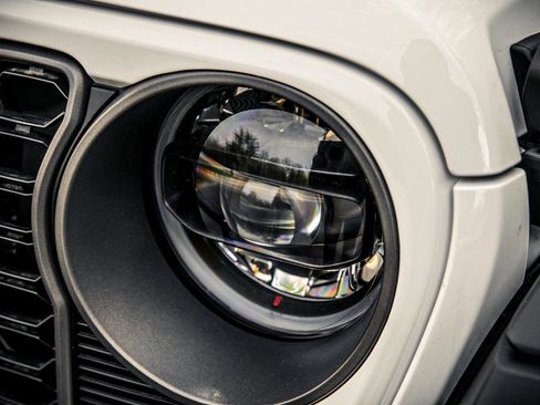 New 2026 Jeep Wrangler Unlimited Rubicon w/ Technology Group image 5