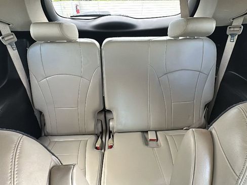 Used 2019 Buick Enclave Essence AWD/4WD image 32