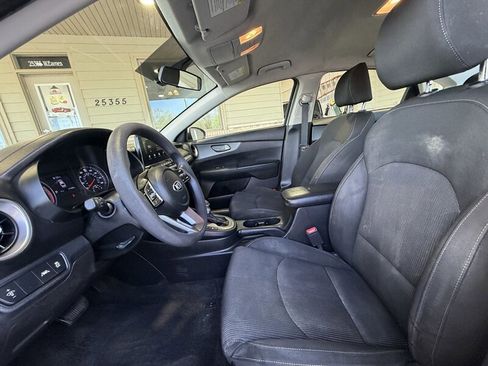Used 2021 Kia Forte LXS FWD image 12