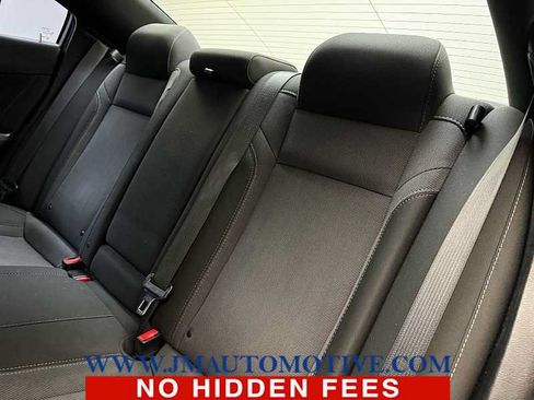 Used 2015 Dodge Charger SXT RWD image 16