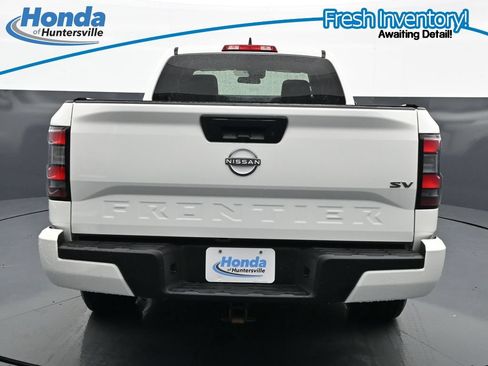 Used 2024 Nissan Frontier SV RWD image 8