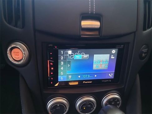 Certified 2017 Nissan 370Z Roadster image 10