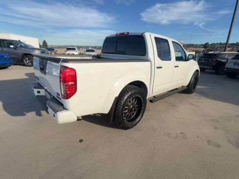 Used 2020 Nissan Frontier SV w/ Midnight Edition Floor Mats image 8