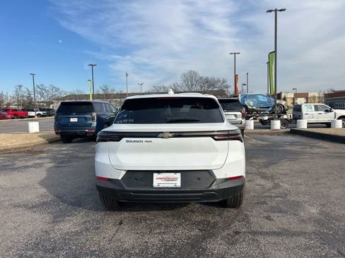 New 2026 Chevrolet Equinox EV LT image 4