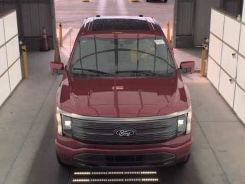 Used 2025 Ford F150 Lightning Lariat image 2