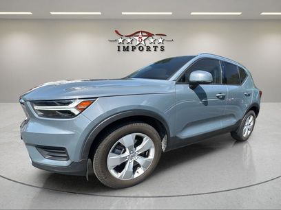Used 2020 Volvo XC40 T4 Momentum