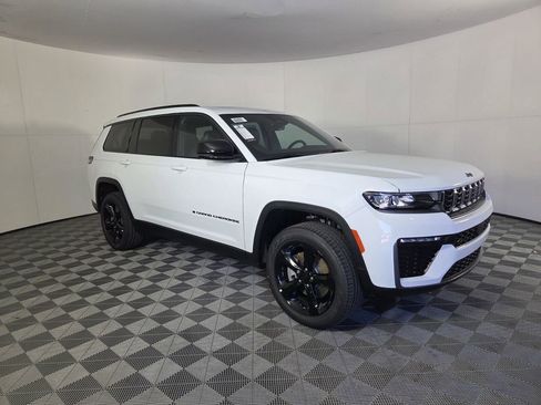 New 2026 Jeep Grand Cherokee L Limited RWD image 2