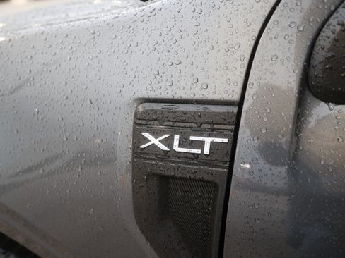 Used 2025 Ford Maverick XLT FWD image 13