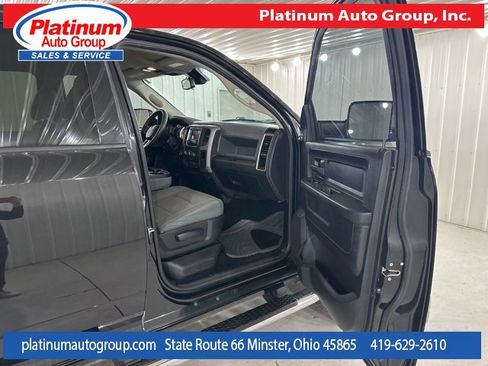 Used 2016 RAM 2500 Tradesman w/ Chrome Appearance Group image 32