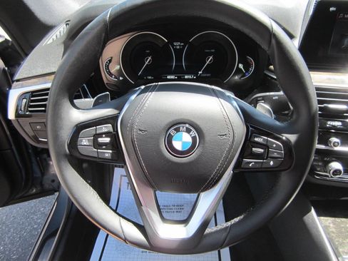 Used 2018 BMW 540i w/ Premium Package image 27