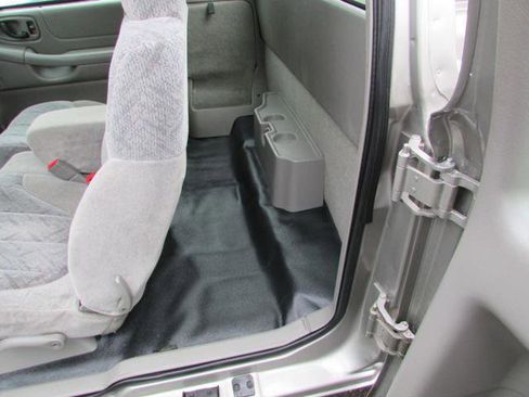 Used 2002 GMC Sonoma SL w/ Marketing Option Pkg image 12