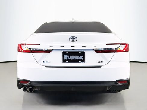 Used 2025 Toyota Camry SE w/ Convenience Package FWD image 6