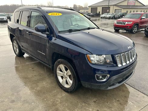 Used 2017 Jeep Compass 4WD image 3