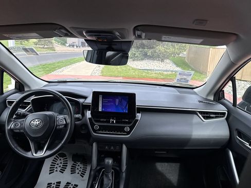 Used 2024 Toyota Corolla Cross XLE AWD/4WD image 30