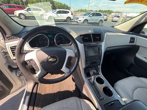 Used 2011 Chevrolet Traverse LTZ FWD image 12