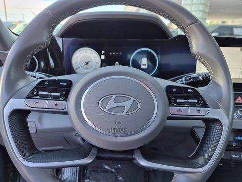 Used 2025 Hyundai Elantra SEL FWD image 21
