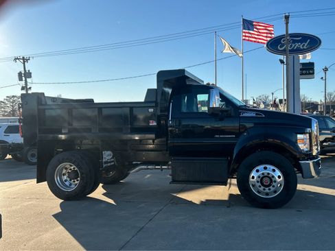 New 2026 Ford F650 Reg Cab image 4