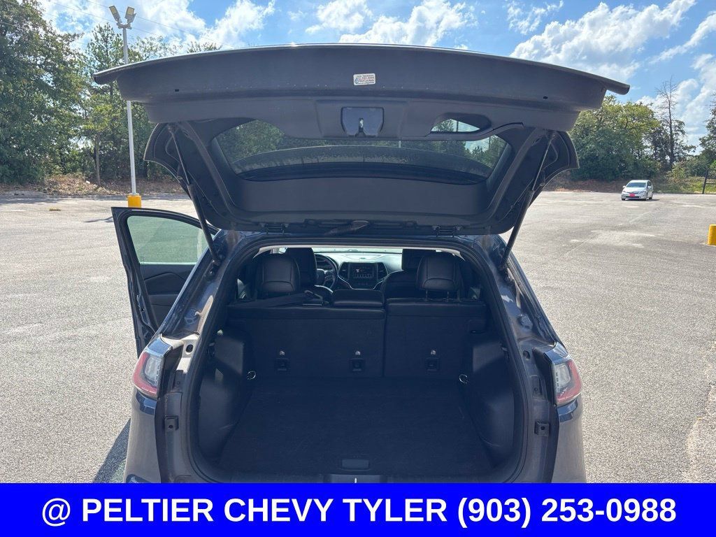 Used 2021 Jeep Cherokee Latitude Plus FWD image 21