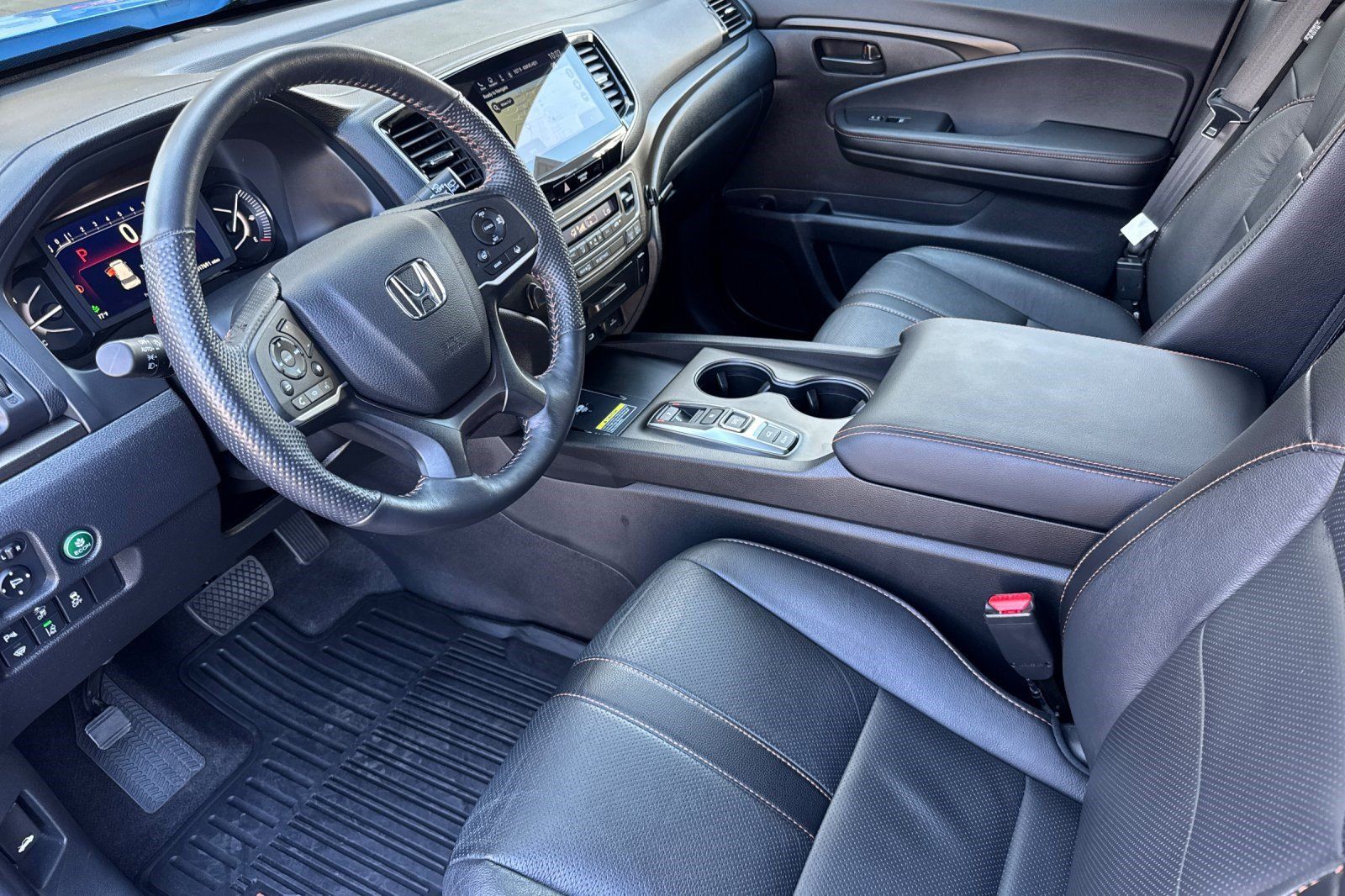 Used 2025 Honda Passport TrailSport image 4