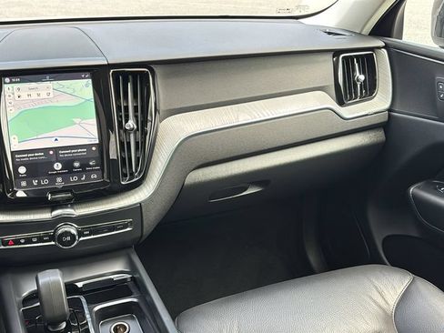 Certified 2025 Volvo XC60 B5 Plus AWD/4WD image 8